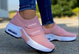 SPORTS FASHION SHOES FOR LADIES,LEATHER, PINK WITH WHITE SOLE, FIT FOR CASUAL WEAR