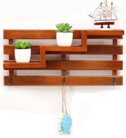 RECTANGULAR PALLET WALL HANGING WITH PLANT VESSELS