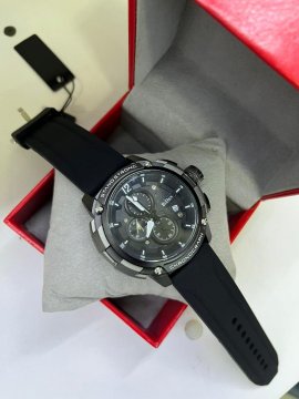WRIST WATCH,METALLIC BUCKLE & RUBBER STRAP,DURABLE AND OF HIGH QUALITY,ROUND SHAPED,BATTERY Ag4
